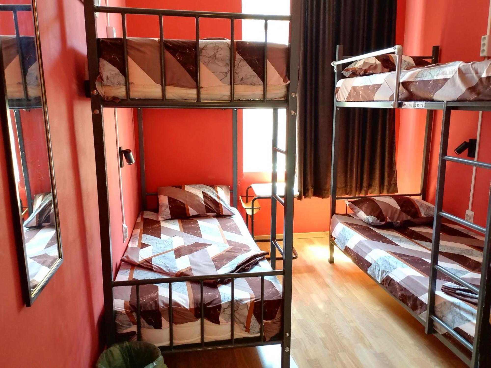 "No Party & Many Rules" Hostel N1 Софія Номер фото